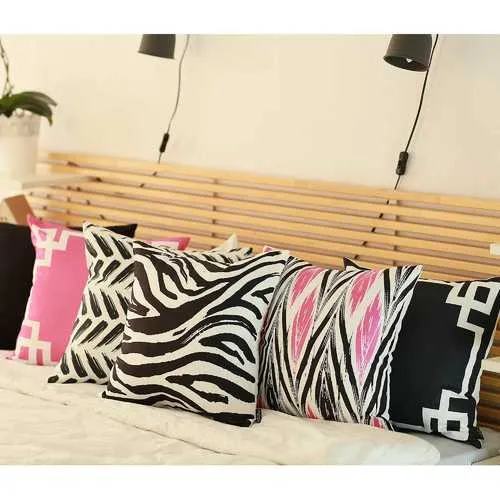18"x18"Black and White Geometric Decorative Throw Pillow Cover