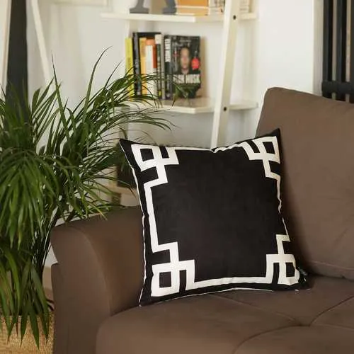 18"x18"Black and White Geometric Decorative Throw Pillow Cover