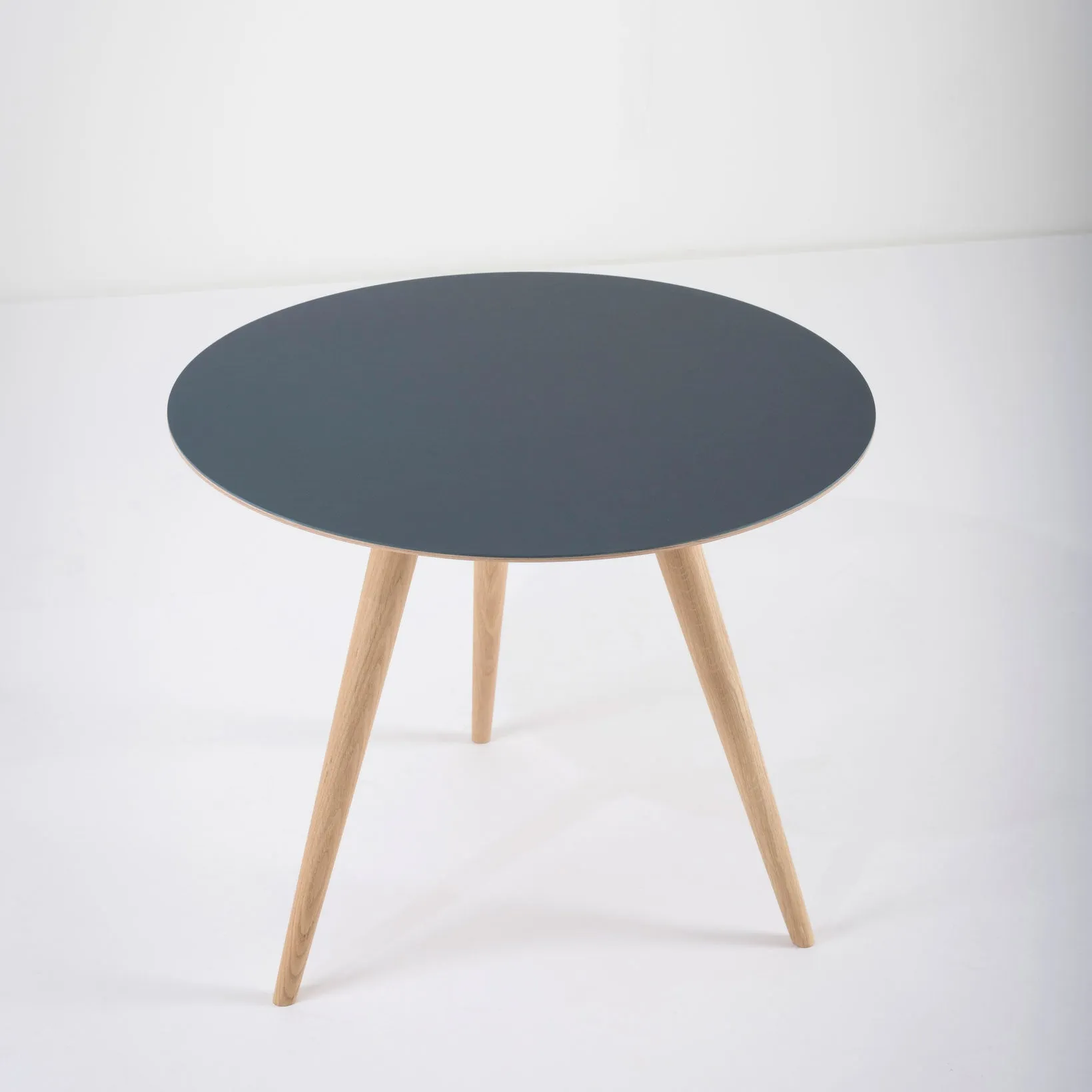 Arp Low Tables