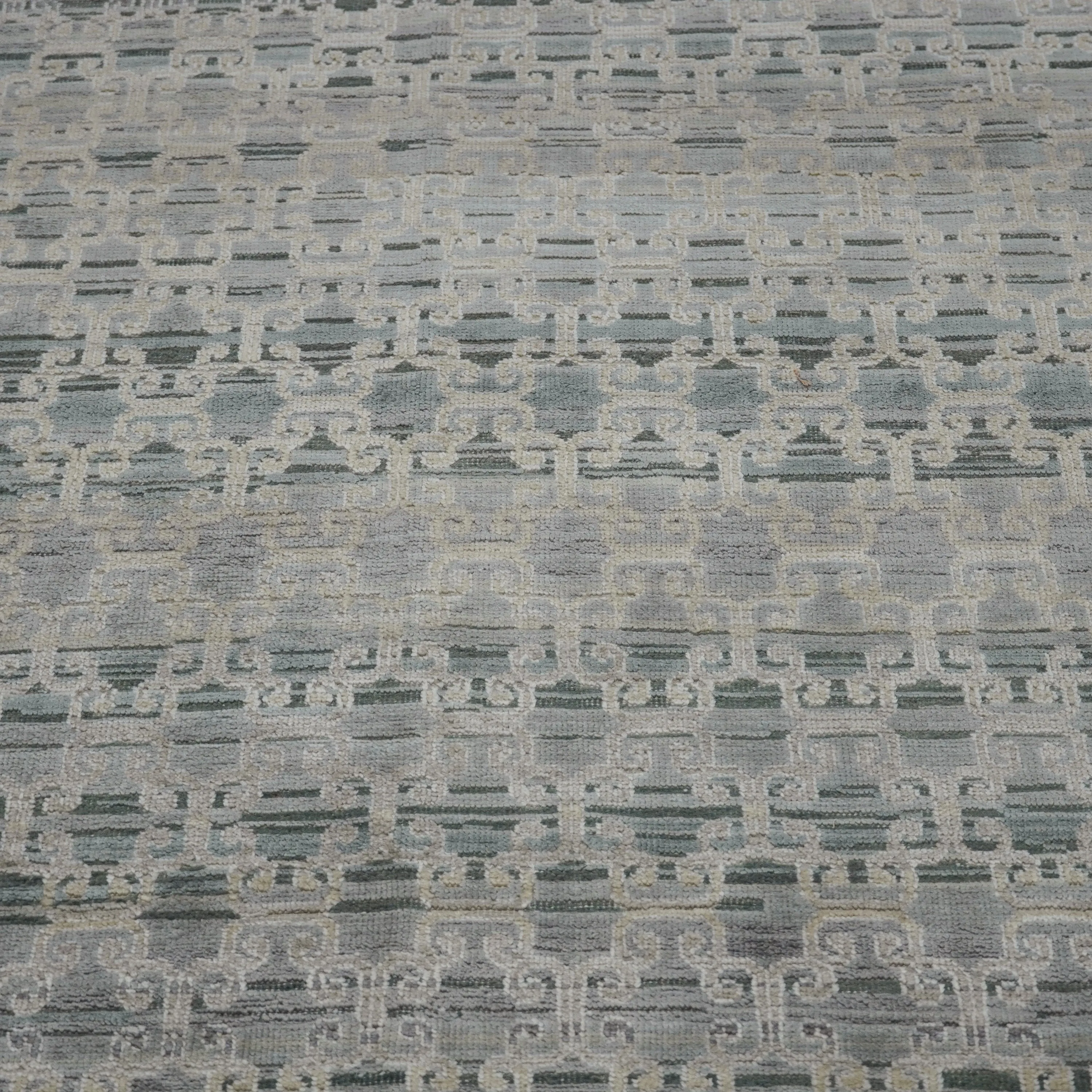 Grey Traditional Silk Rug - 9' x 12'