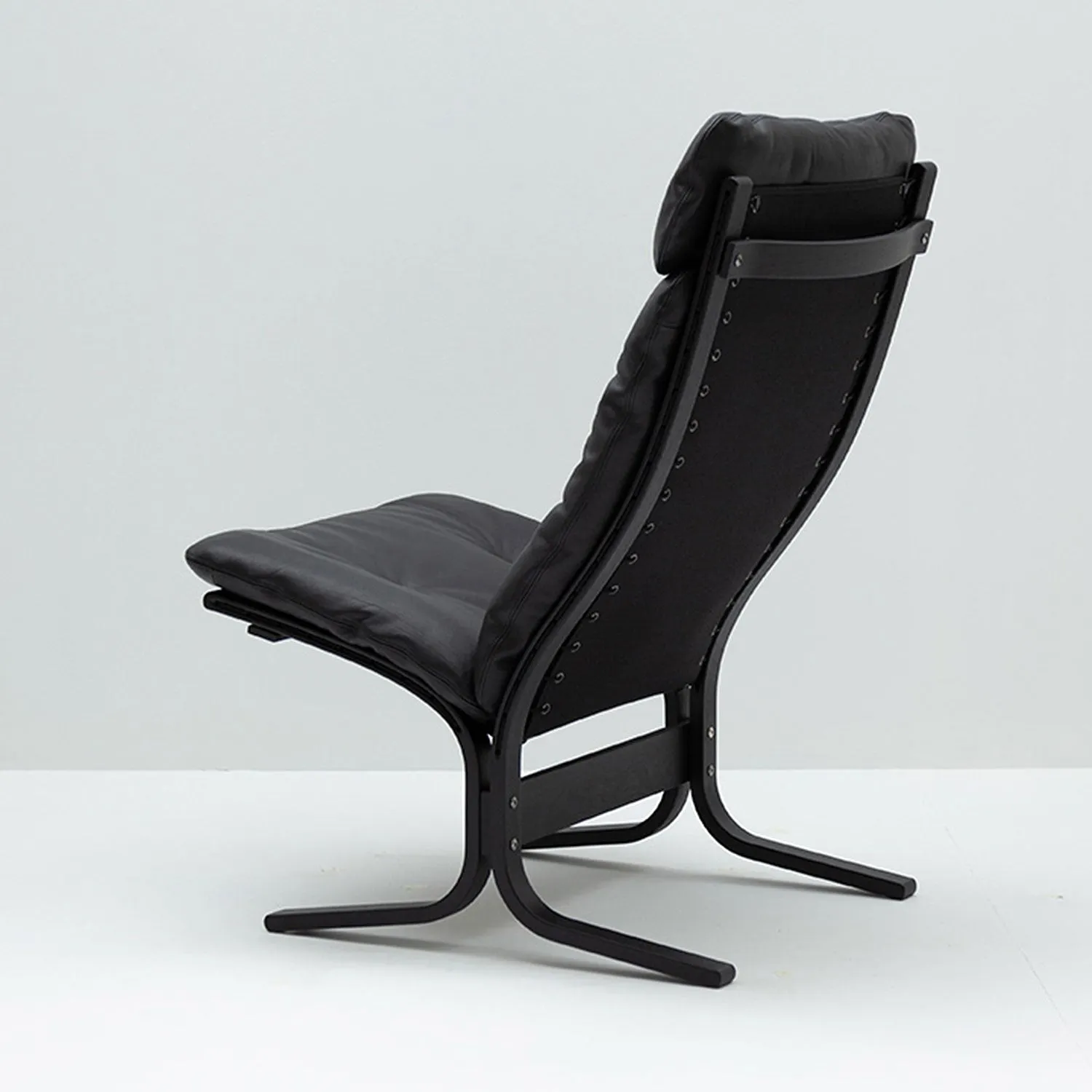 hjelle | siesta classic 300 chair | high back | black oak   hemsen HA19 leather