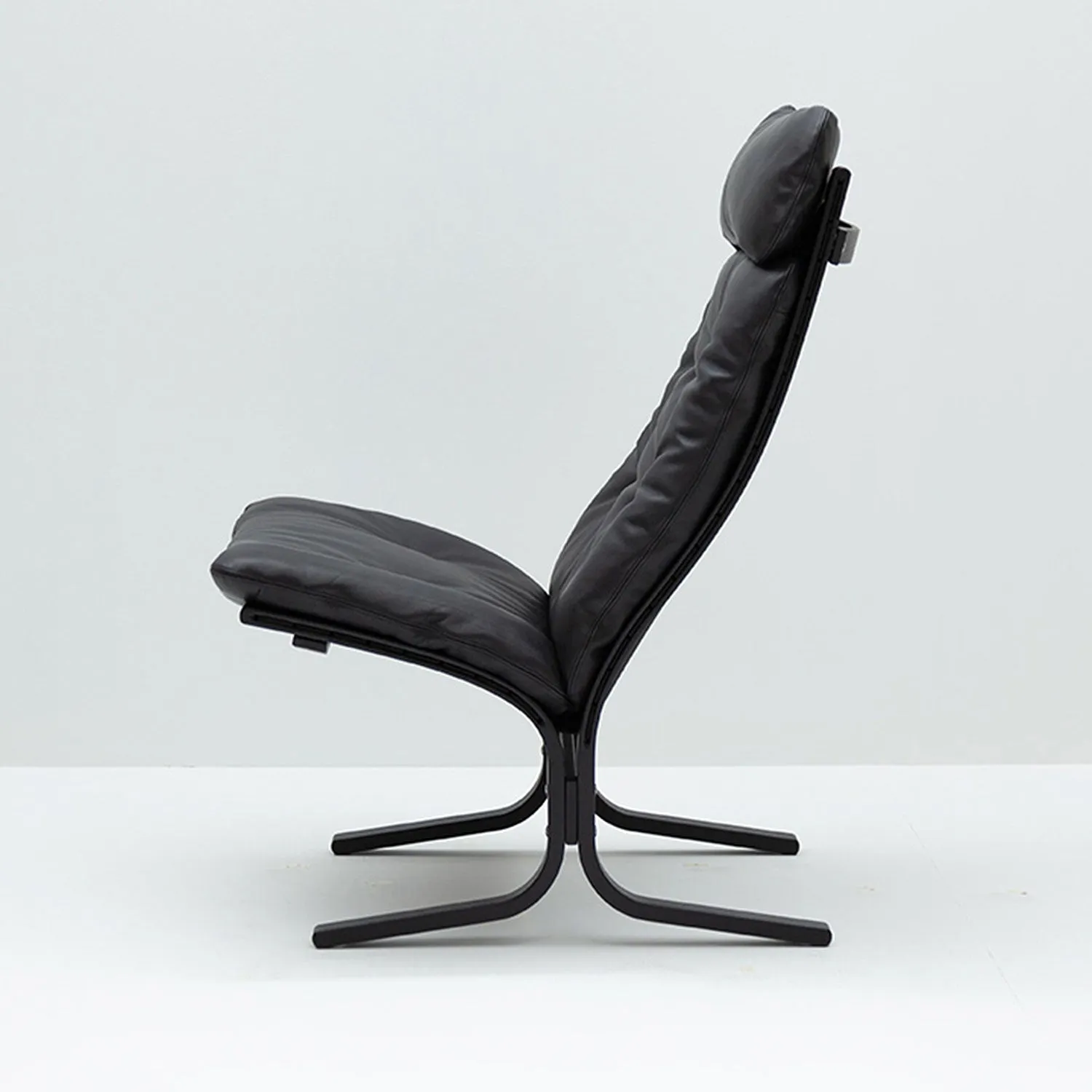 hjelle | siesta classic 300 chair | high back | black oak   hemsen HA19 leather
