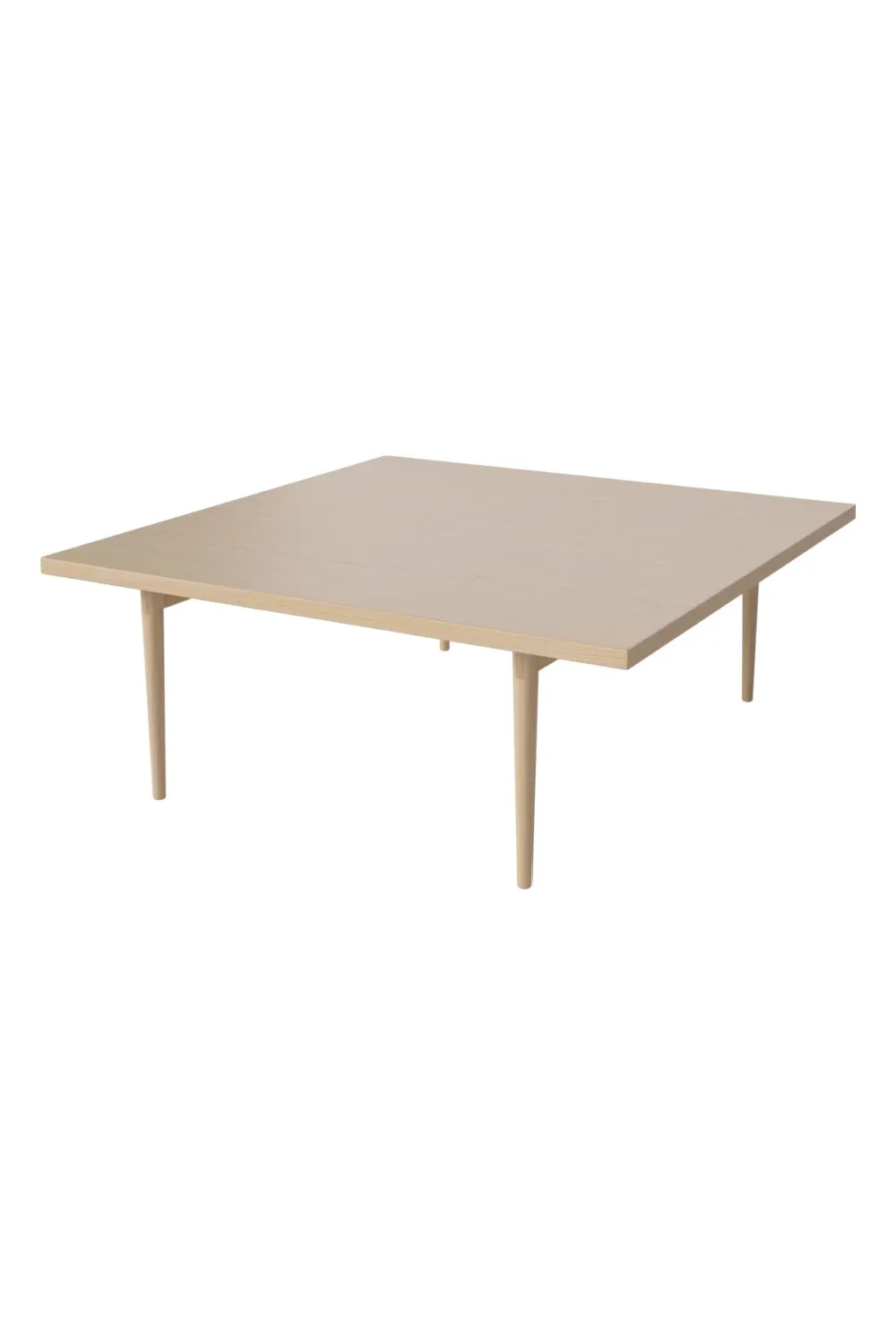 Lacquered Oak Scandinavian Coffee Table S | Bolia Berlin