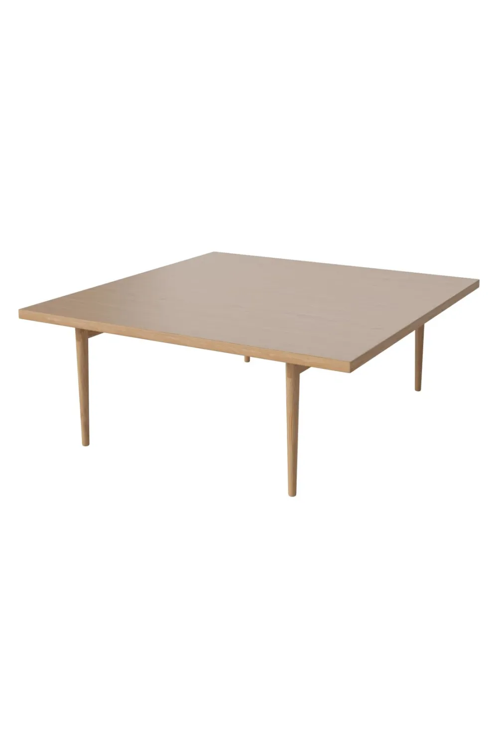 Lacquered Oak Scandinavian Coffee Table S | Bolia Berlin