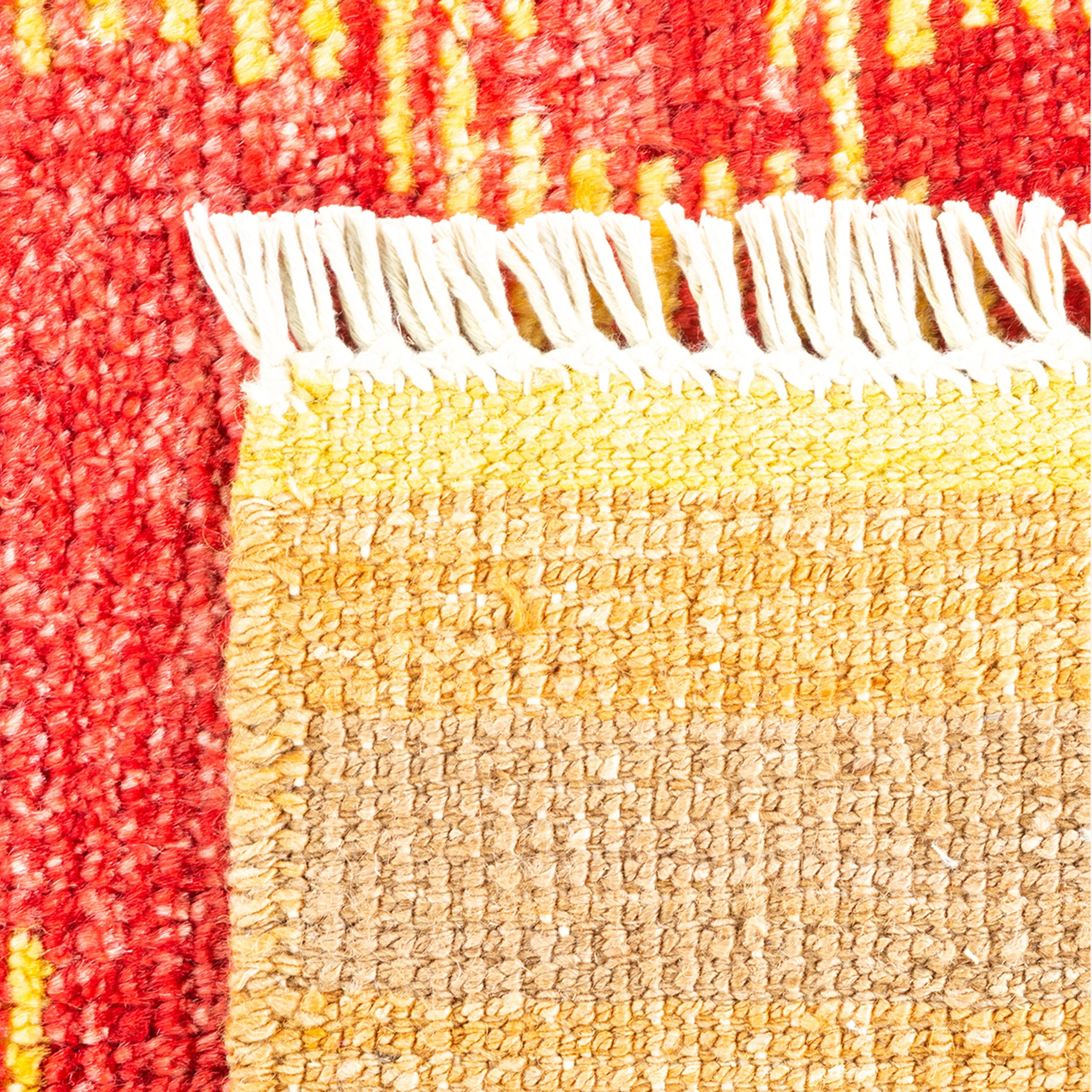 Red Traditional Wool Rug - 5' 1 x 8' 1"