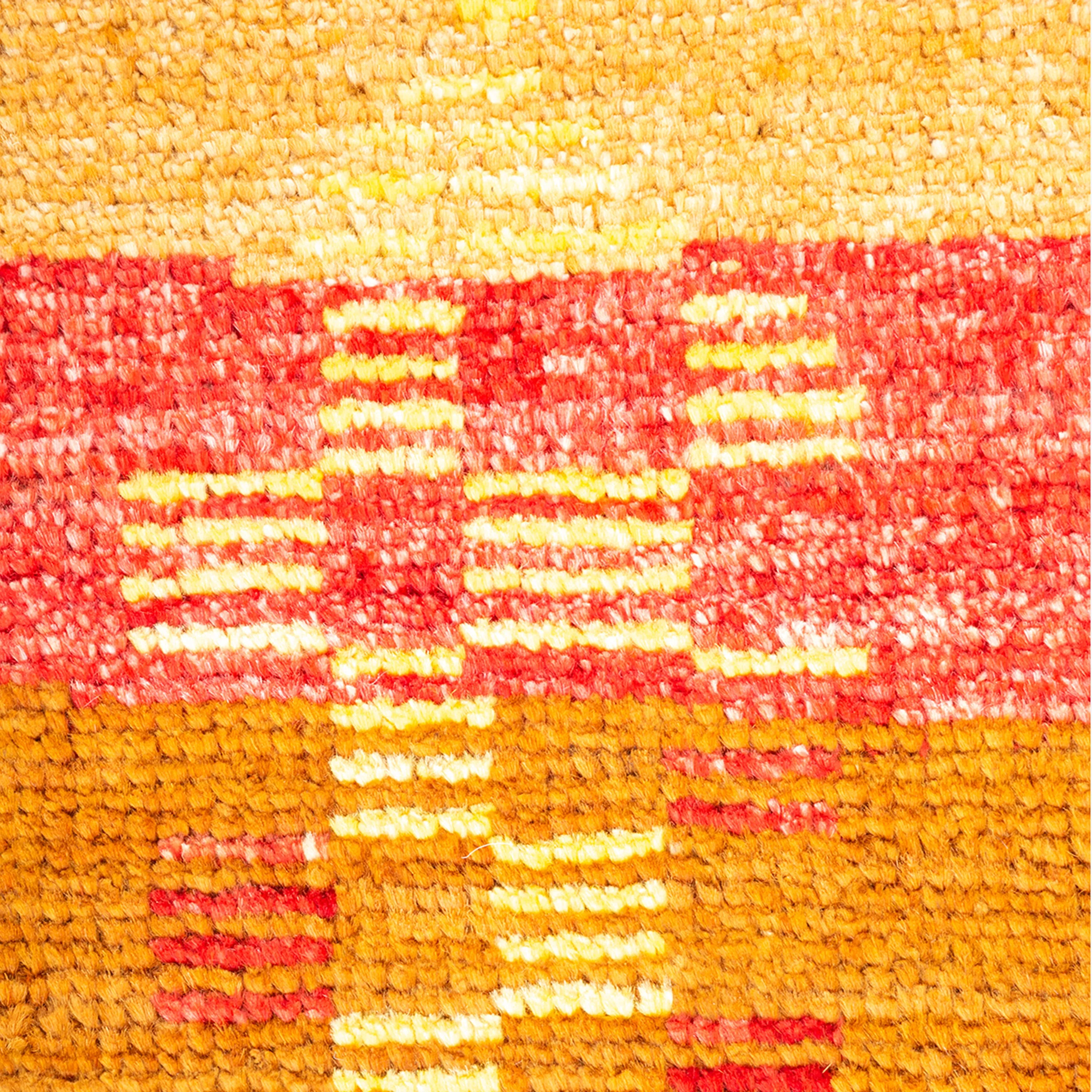 Red Traditional Wool Rug - 5' 1 x 8' 1"