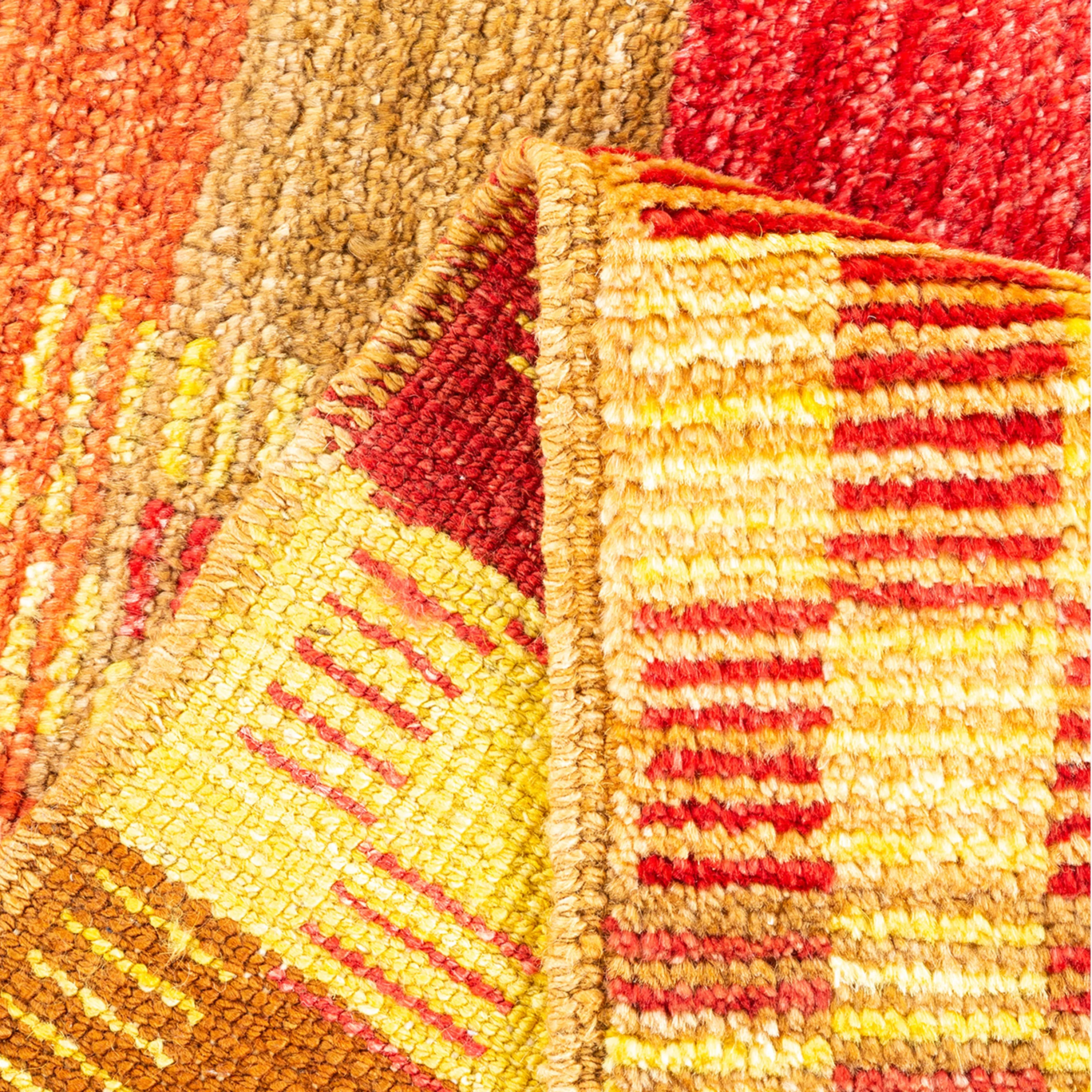Red Traditional Wool Rug - 5' 1 x 8' 1"