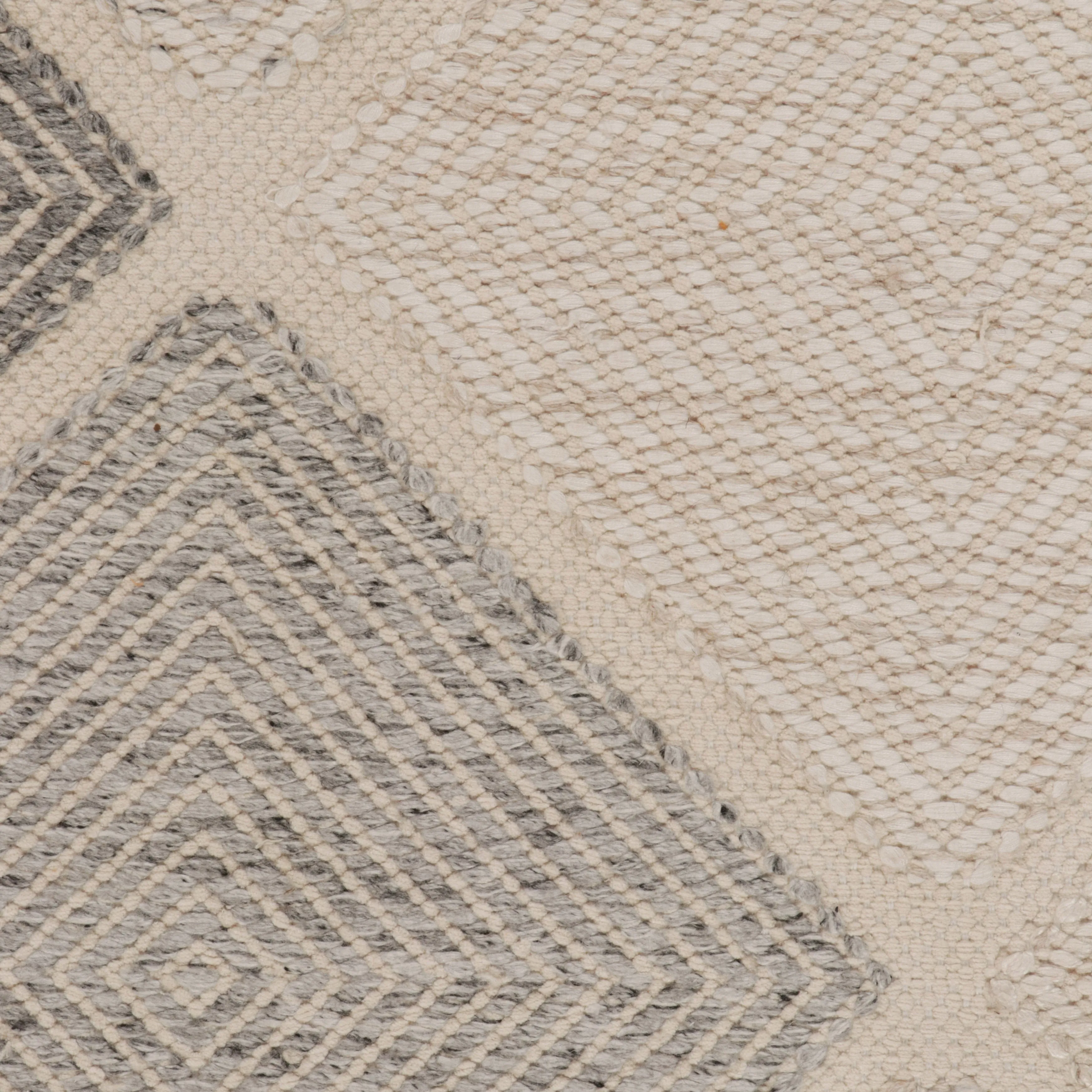 White Swedish Flatweave Wool Rug - 2'10" x 5'