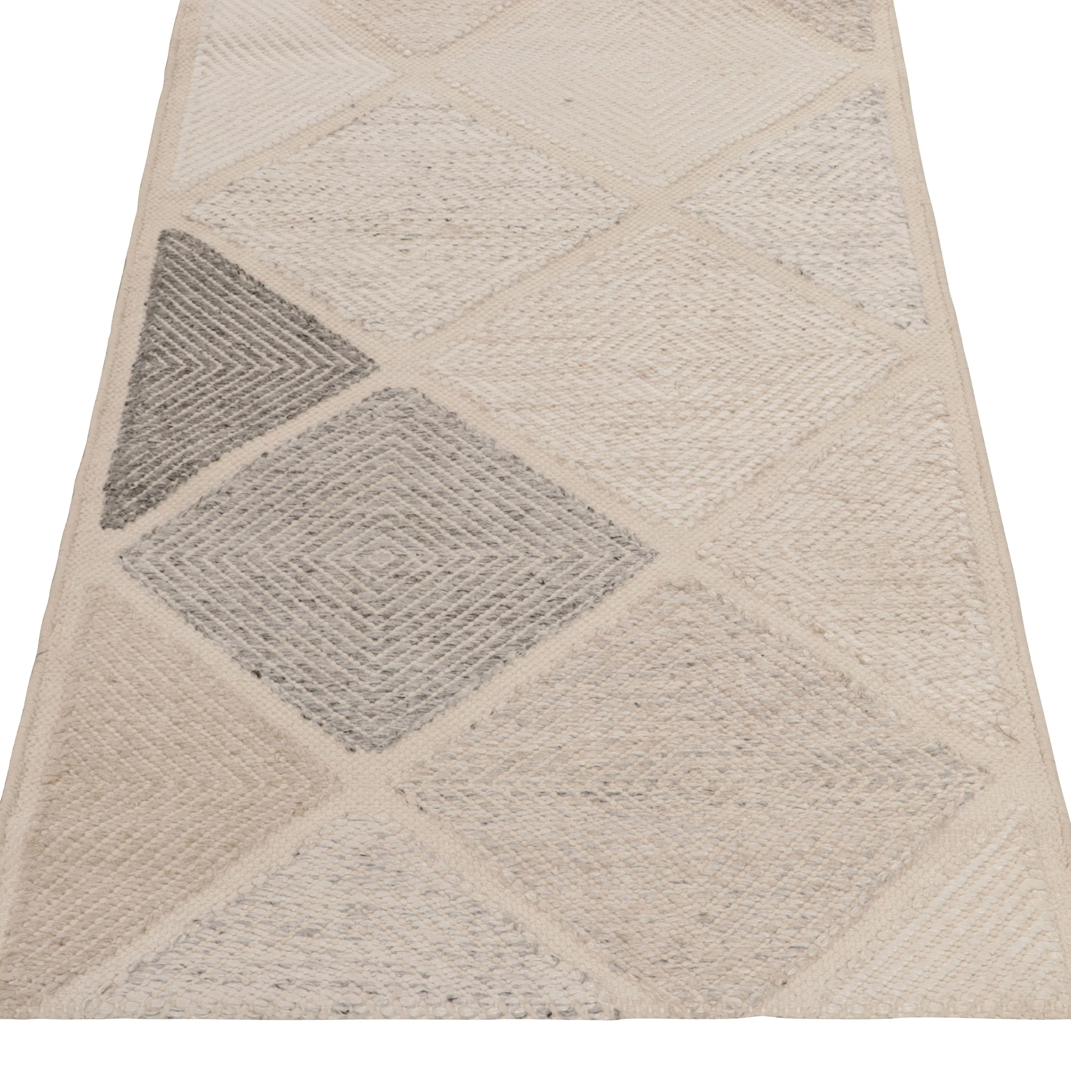 White Swedish Flatweave Wool Rug - 2'10" x 5'